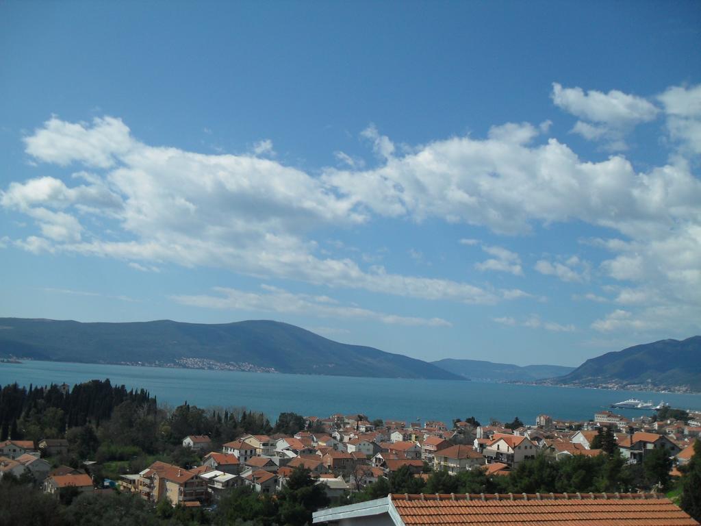 Apartmani Petar Tivat Buitenkant foto